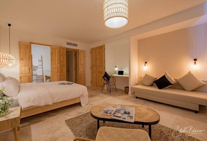 חדר סופריור, Moulin De La Roque