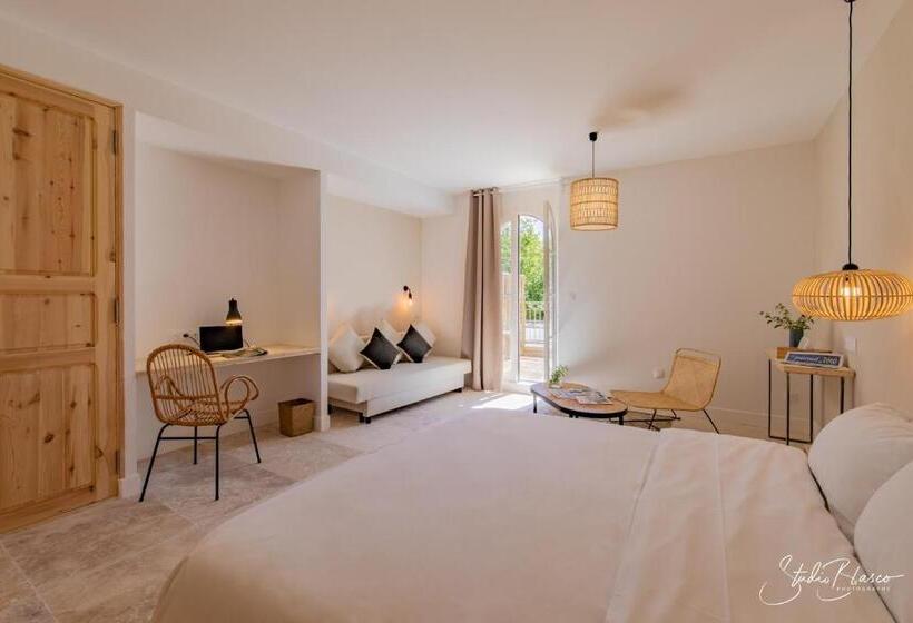 חדר סופריור, Moulin De La Roque