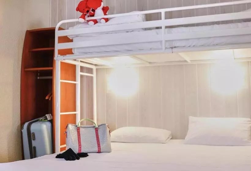 اتاق استاندارد سه نفره, Brit Hotel Chambery