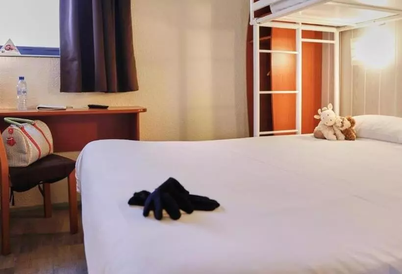 اتاق استاندارد سه نفره, Brit Hotel Chambery