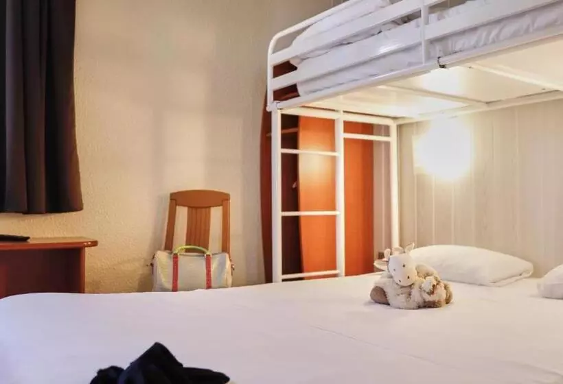 اتاق استاندارد سه نفره, Brit Hotel Chambery
