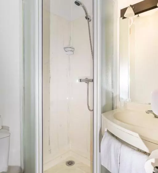 اتاق خانوادگی, Brit Hotel Chambery