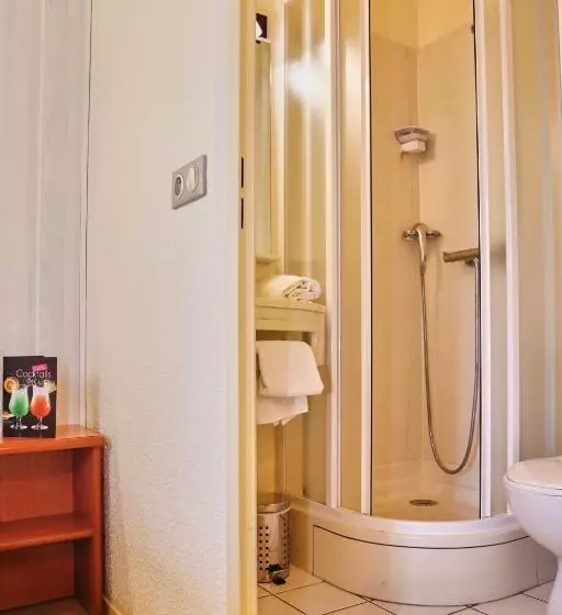 اتاق خانوادگی, Brit Hotel Chambery