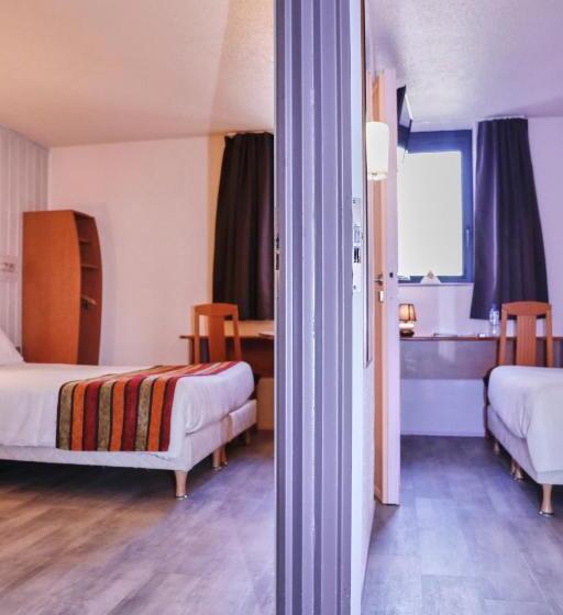 Семейный Номер, Brit Hotel Chambery