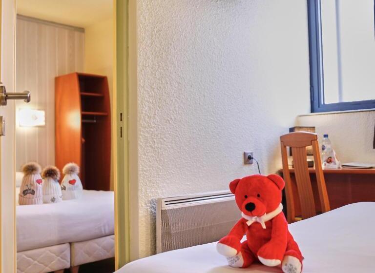 Семейный Номер, Brit Hotel Chambery