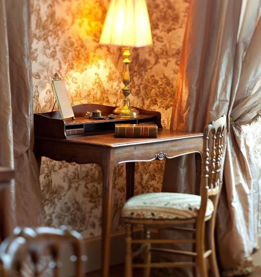 스위트, Château De Lalande   Teritoria   Périgueux