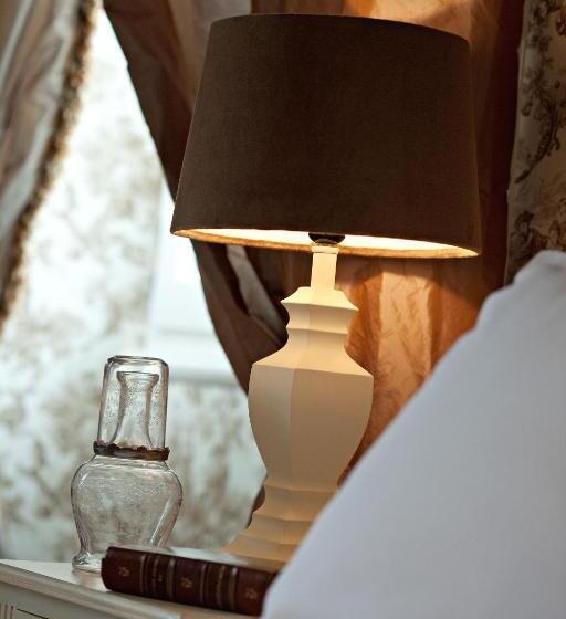 스위트, Château De Lalande   Teritoria   Périgueux