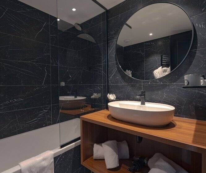 غرفة عائلية, Fahrenheit Seven Courchevel