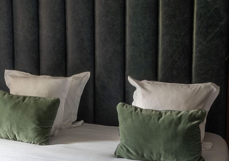 غرفة عائلية, Fahrenheit Seven Courchevel