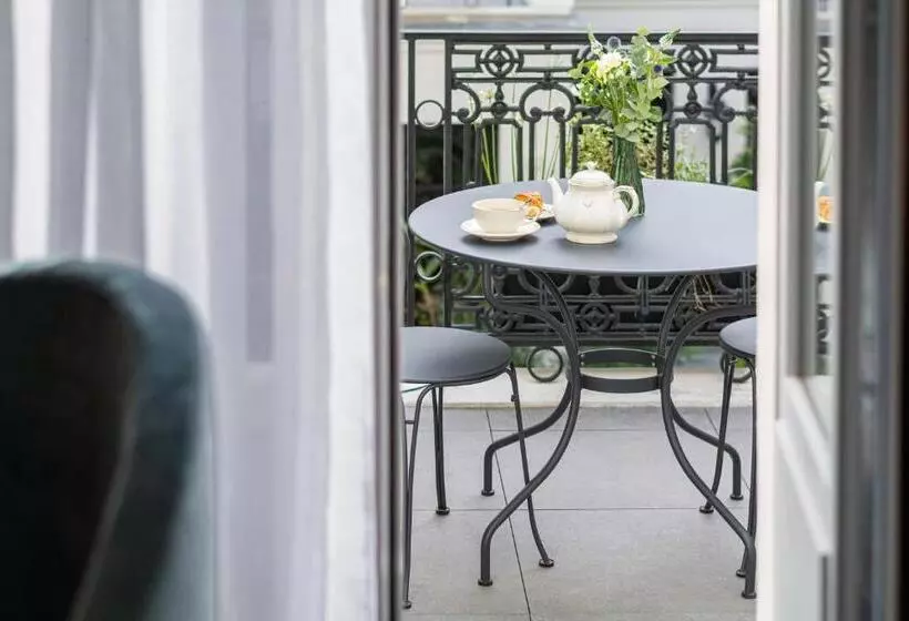 Superior Room with Terrace, Hôtel & Spa Napoléon