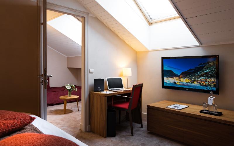 اتاق اجرایی, Experimental Chalet Val D’isère