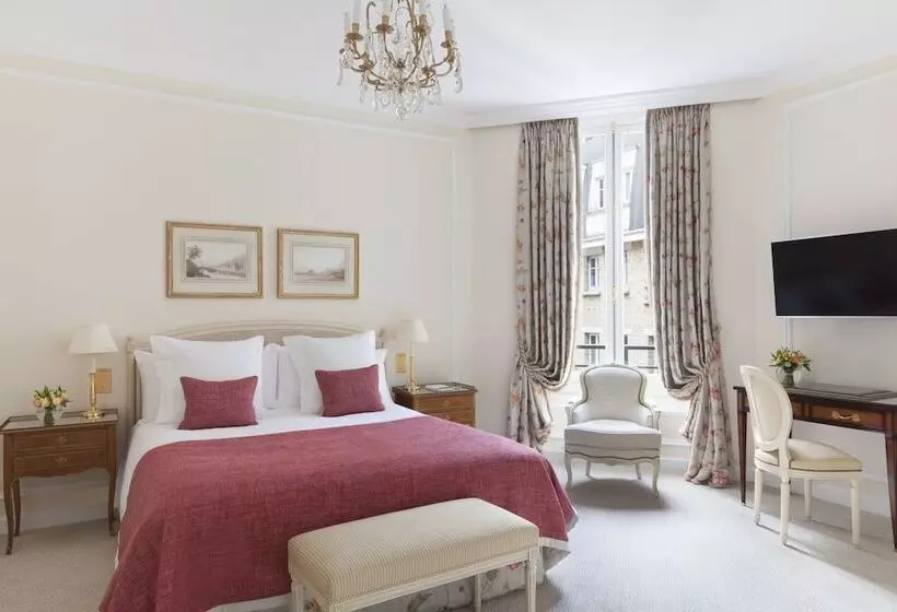Chambre Supérieure, Le Bristol Paris, Oetker Hotels