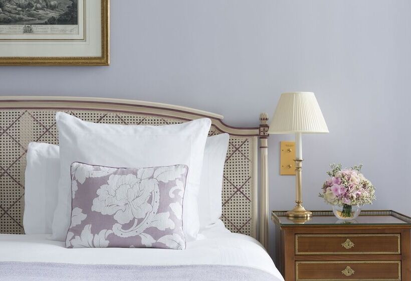 Chambre Deluxe, Le Bristol Paris  An Oetker Collection