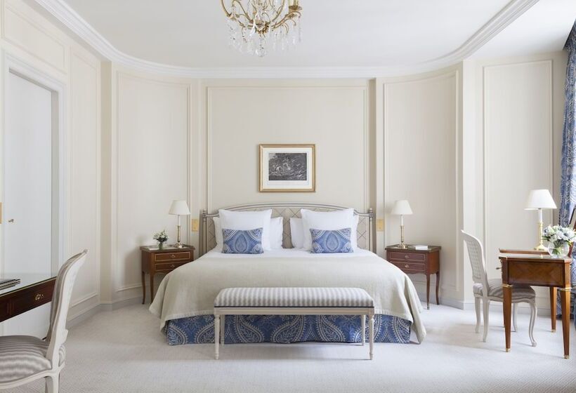 Chambre Prestige, Le Bristol Paris  An Oetker Collection