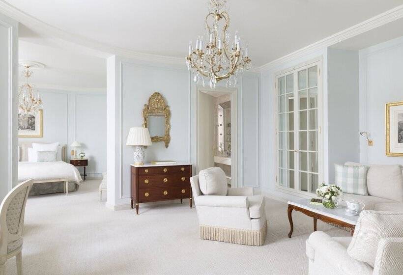 Suite Deluxe, Le Bristol Paris  An Oetker Collection
