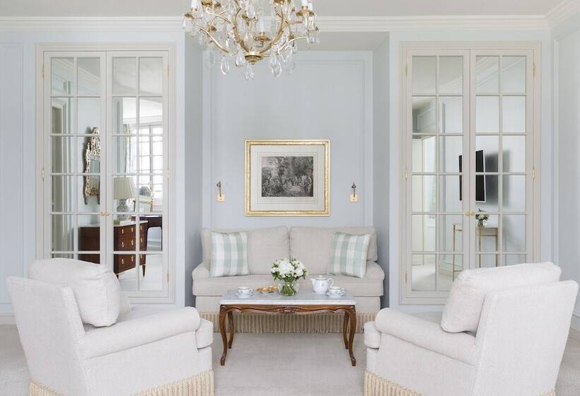 Suite Deluxe, Le Bristol Paris  An Oetker Collection