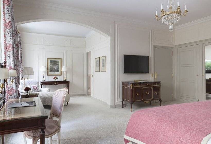 Suite Deluxe, Le Bristol Paris  An Oetker Collection