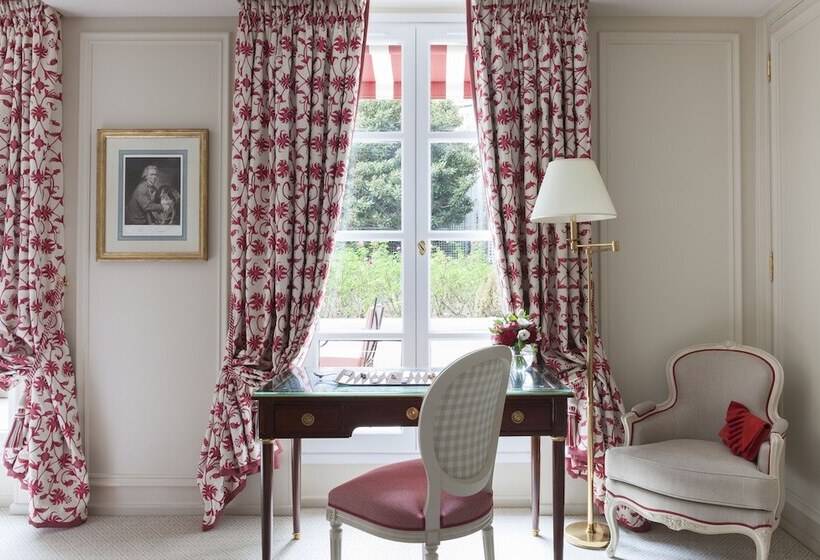 Chambre Deluxe, Le Bristol Paris  An Oetker Collection