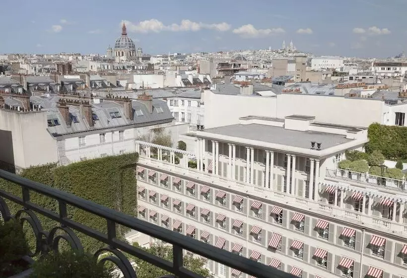 景色の見えるスイートルーム, Le Bristol Paris  An Oetker Collection