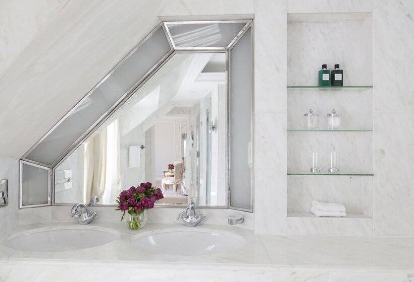 Suite avec Vues, Le Bristol Paris  An Oetker Collection