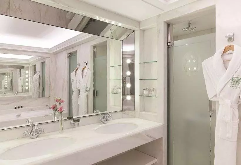 Chambre Deluxe avec Balcon, Le Bristol Paris, Oetker Hotels