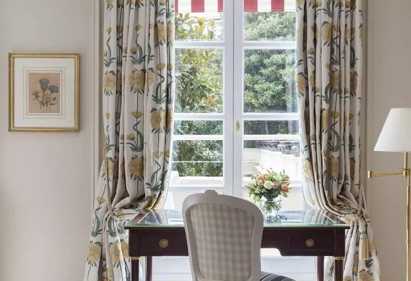 Chambre Deluxe avec Balcon, Le Bristol Paris, Oetker Hotels
