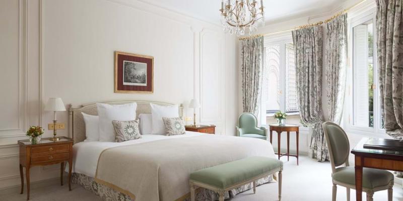 Chambre Deluxe, Le Bristol Paris  An Oetker Collection