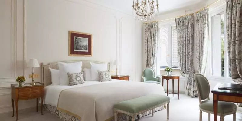 デラックスルーム, Le Bristol Paris  An Oetker Collection