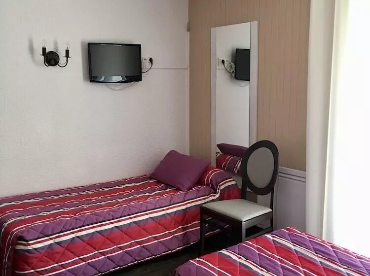 Standard Kolmen Hengen Huone, Le Catinat Fleuri
