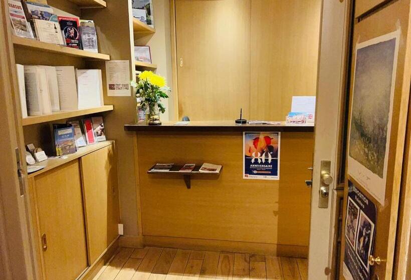 Номер Superior с Видом, & Restaurant Le Central Trouville