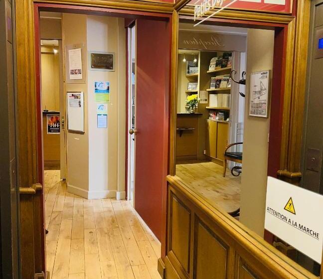 Номер Стандартный с Видом, & Restaurant Le Central Trouville