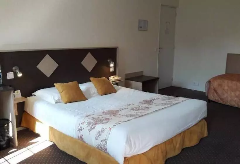 スーペリアトリプルルーム, Logis Hotel Au Site Normand
