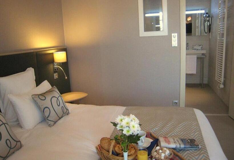 חדר סופריור עם נוף לים ומרפסת, Logis Hôtel Restaurant Le Goyen