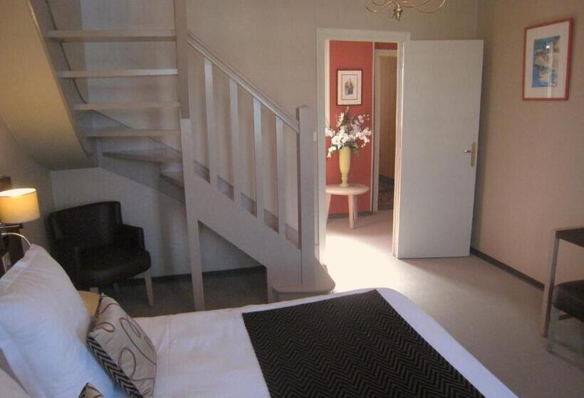 חדר משפחתי נוף לים, Logis Hôtel Restaurant Le Goyen