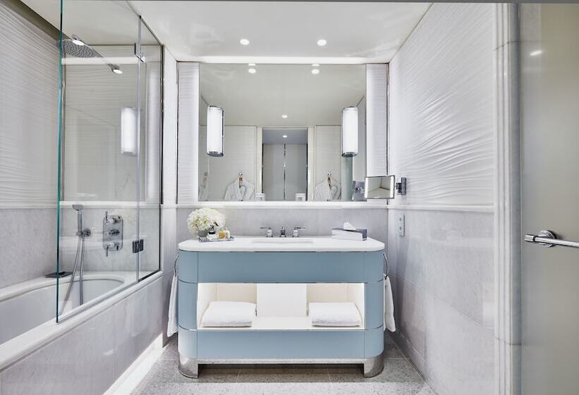 Chambre Premium Vue Mer, Martinez, In The Unbound Collection By Hyatt