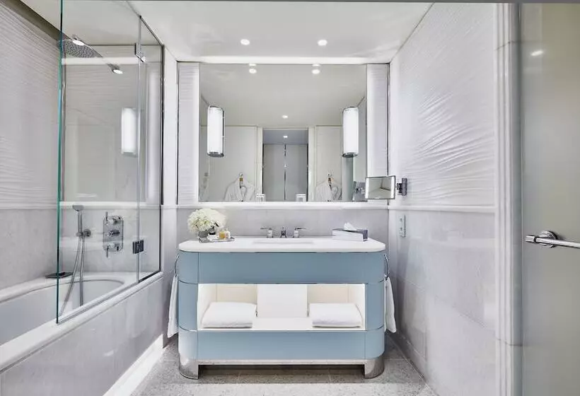 Chambre Premium Vue Mer, Martinez, In The Unbound Collection By Hyatt