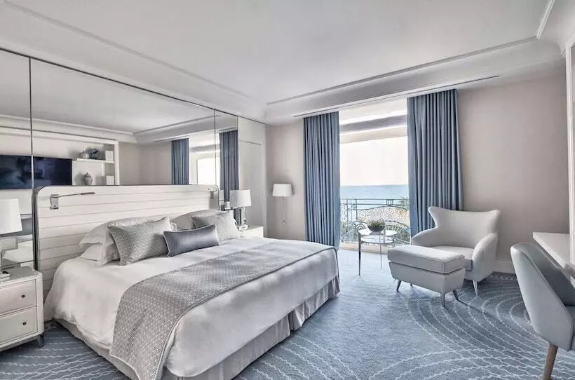 Chambre Premium Vue Mer, Martinez, In The Unbound Collection By Hyatt
