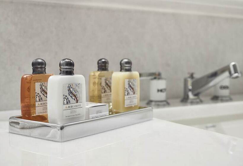 Chambre Premium Vue Mer, Martinez, In The Unbound Collection By Hyatt