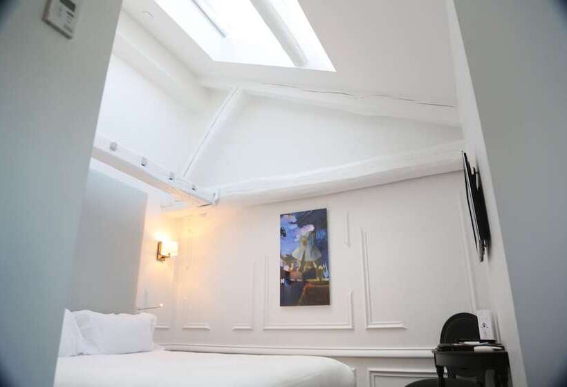 クラブルーム, Moliere