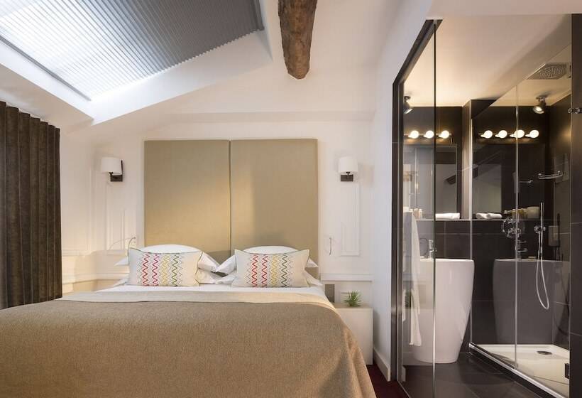 クラブルーム, Moliere