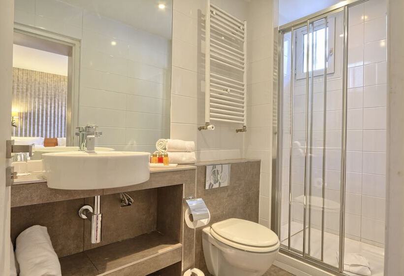 スーペリアトリプルルーム, Mondial