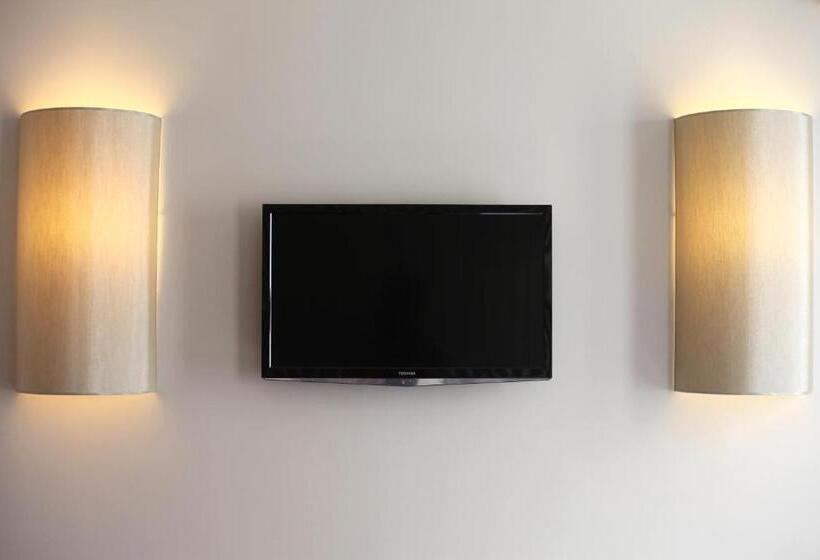 スーペリアトリプルルーム, Mondial