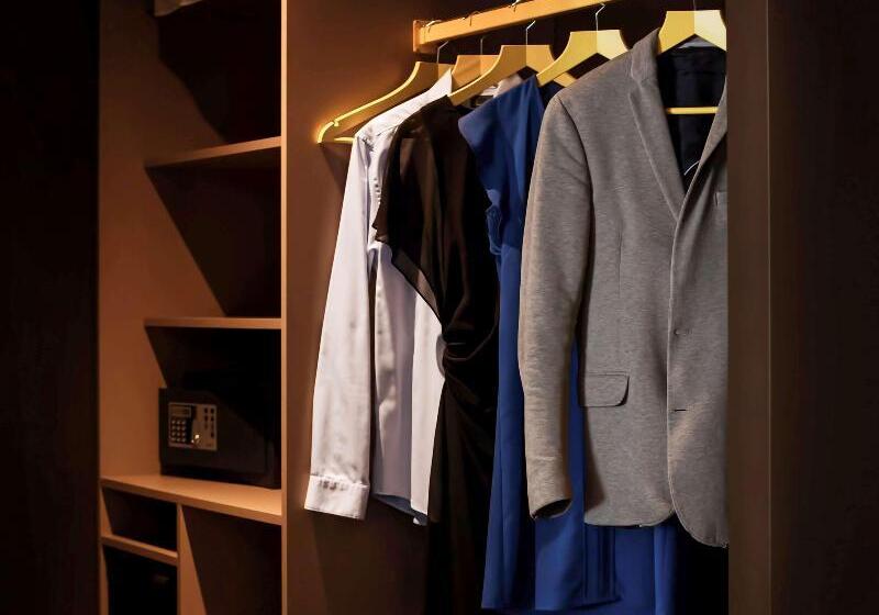 スーペリアトリプルルーム, Mondial