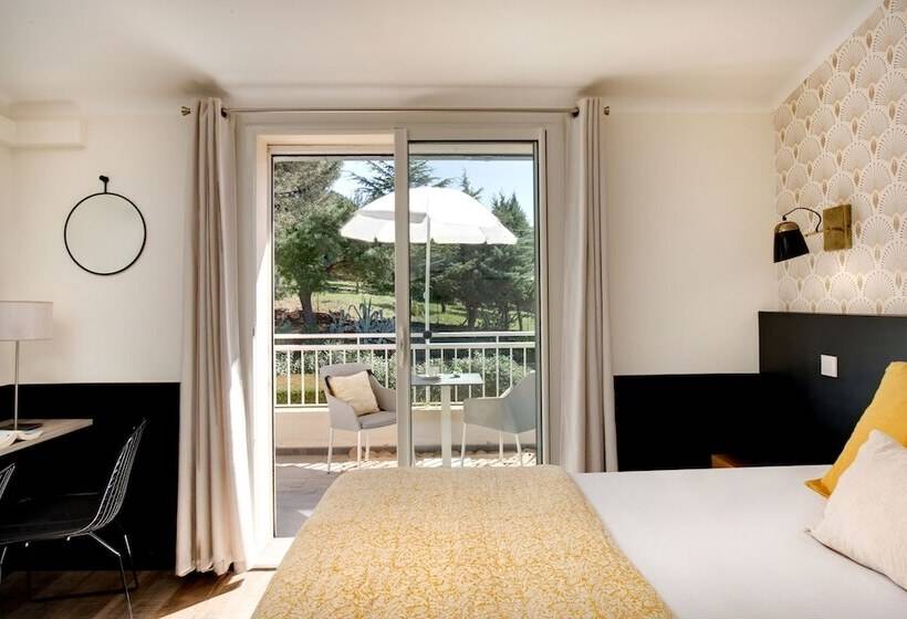 Номер Стандарт Вид на Сад, & Spa Les Mouettes