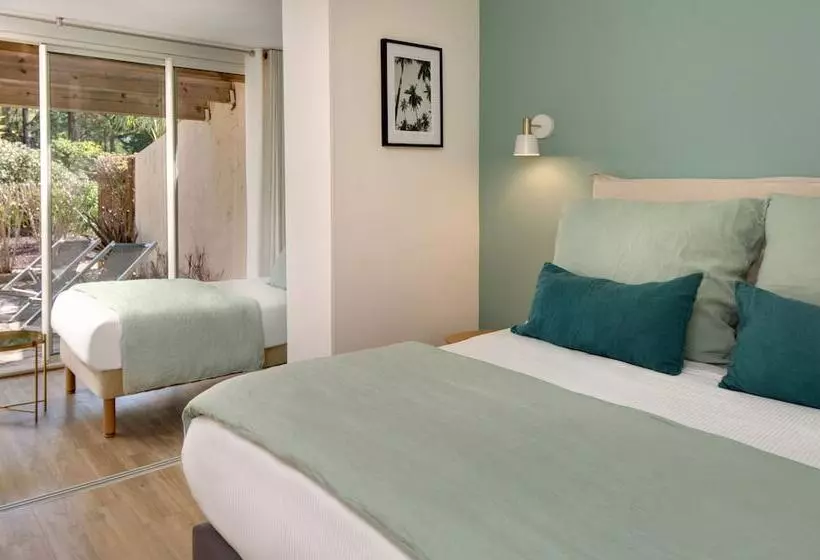 Standard Kolmen Hengen Huone Puutarhanäkymä, & Spa Les Mouettes