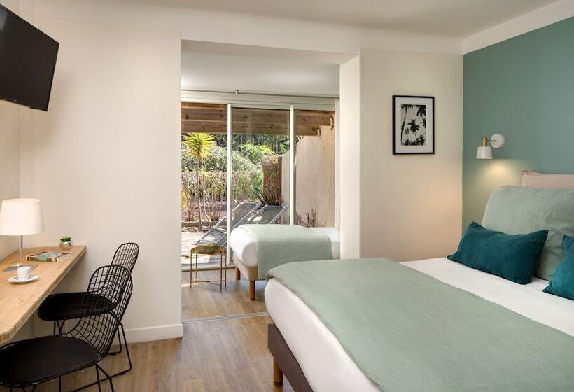 Трехместный Номер Стандарт Вид на Сад, & Spa Les Mouettes