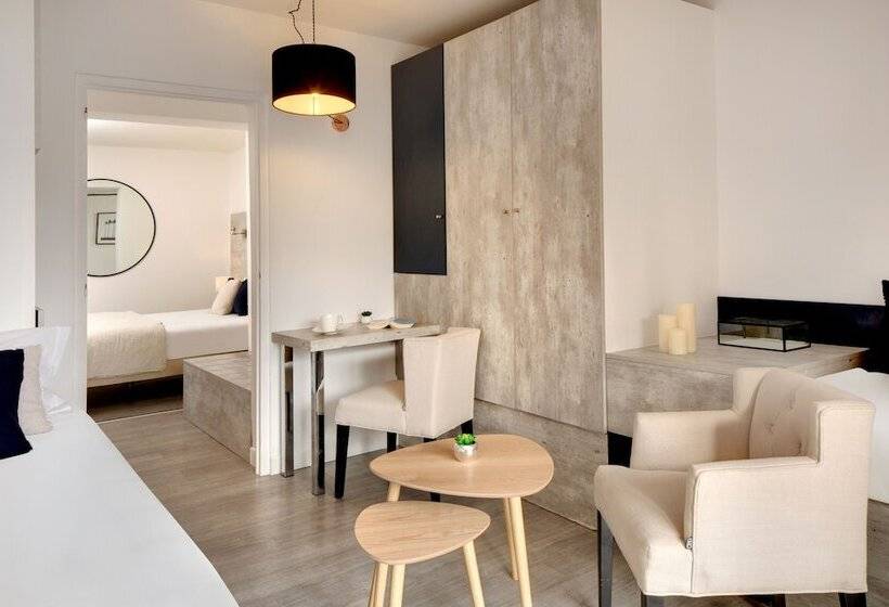 Полулюкс Вид на Бассейн, & Spa Les Mouettes