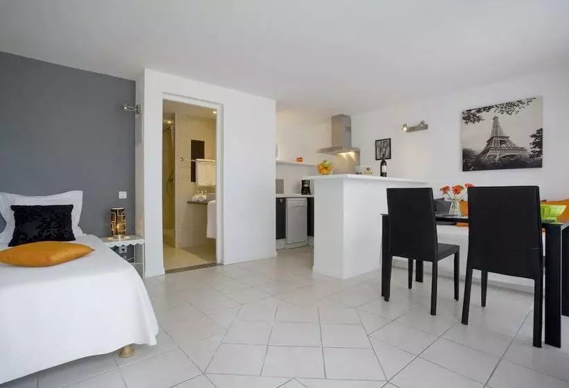Standard-studio, & Spa Les Mouettes