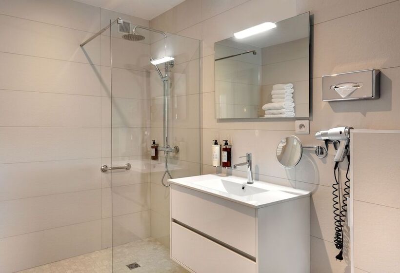 Семейный Номер, & Spa Les Mouettes