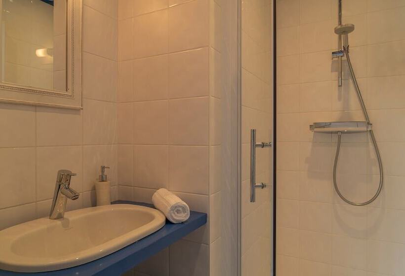 اتاق استاندارد, The Originals Boutique, Hôtel Le Londres, Saumur